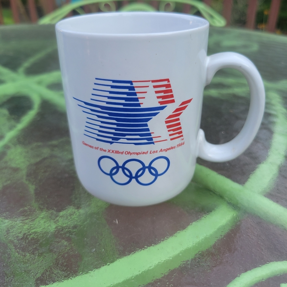 1984 OLYMPICS GAMES RINGS LOGO CERAMIC COFFEE MUG CUP RED WHITE BLUE Papel